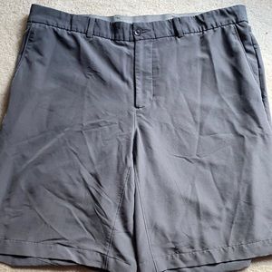 Men’s DRI-FIT Nike golf shorts gray size 36.